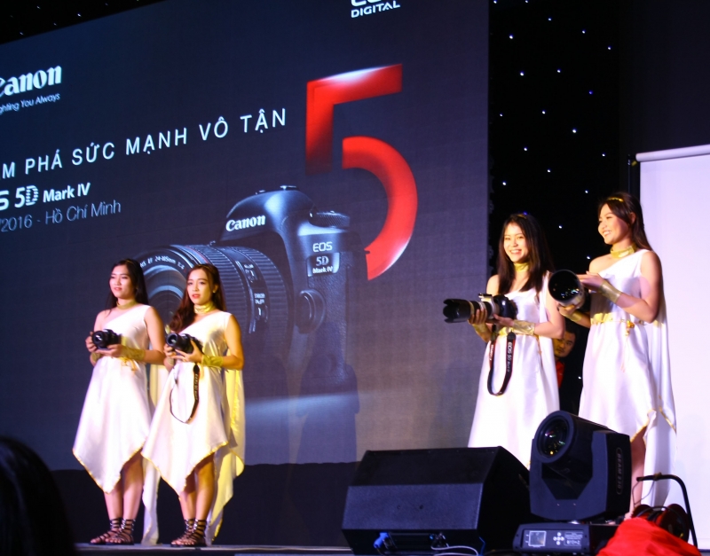 Canon EOS 5D Mark IV chính thức được bán tại Việt Nam