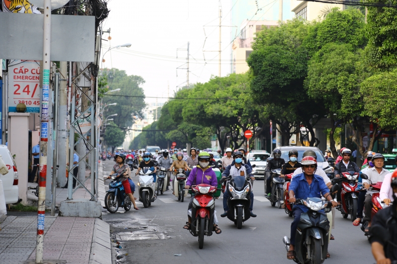 chuyen nguoi sai gon tu te nhung o banh mi mien phi tren pho