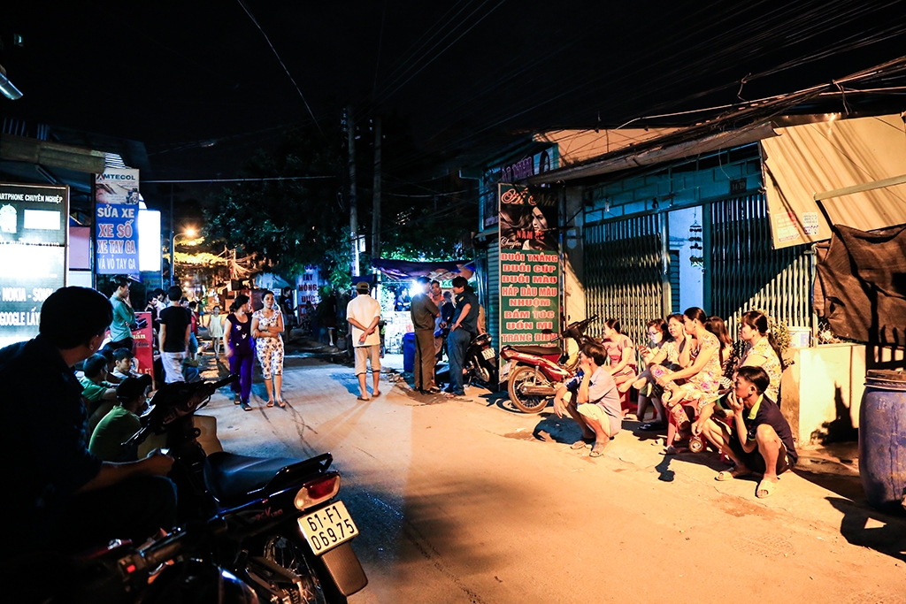 bat giu thanh nien sat hai chu no tai phong tro