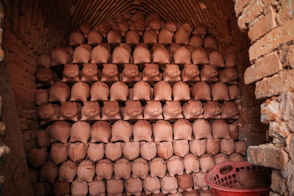 lang gom binh duong hoi ha san xuat ga vang don tet dinh dau
