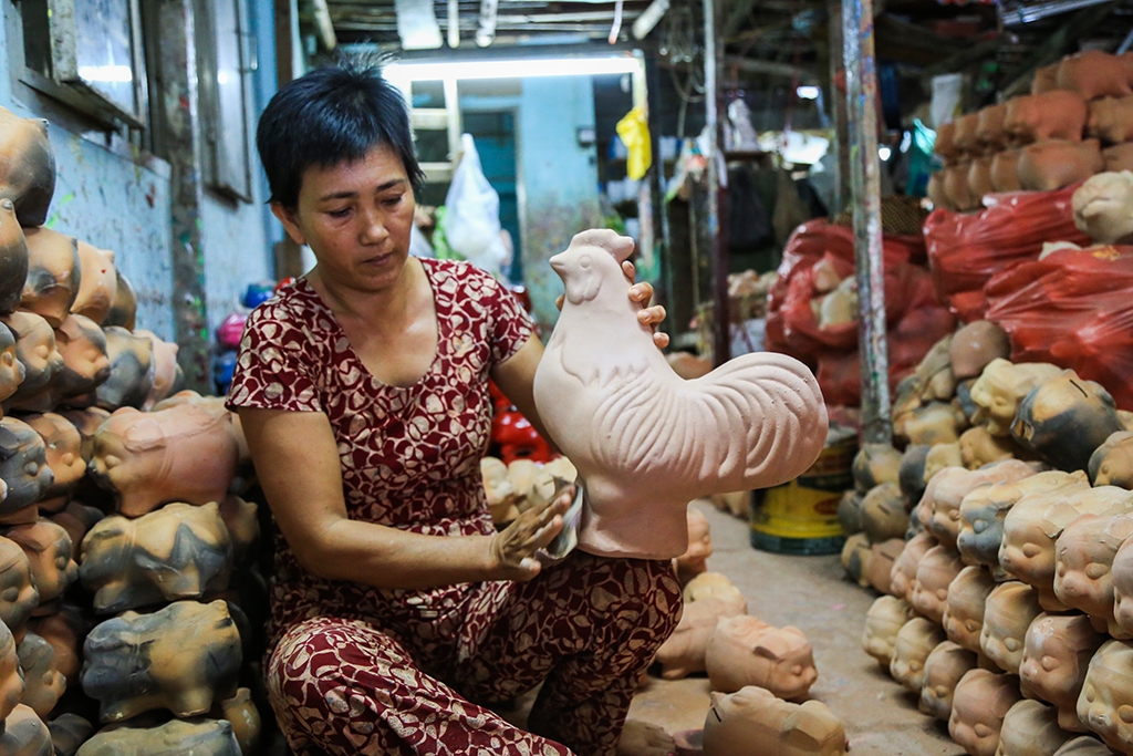 lang gom binh duong hoi ha san xuat ga vang don tet dinh dau