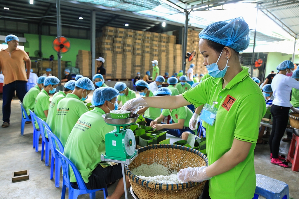 ong trum banh chung dua huong vi tet ra nuoc ngoai