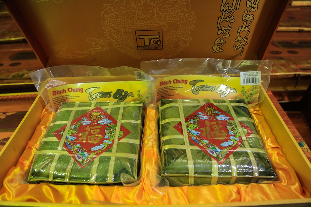 ong trum banh chung dua huong vi tet ra nuoc ngoai