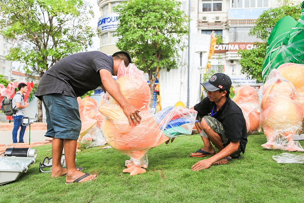 duong pho sai gon trang hoang don tet dinh dau 2017