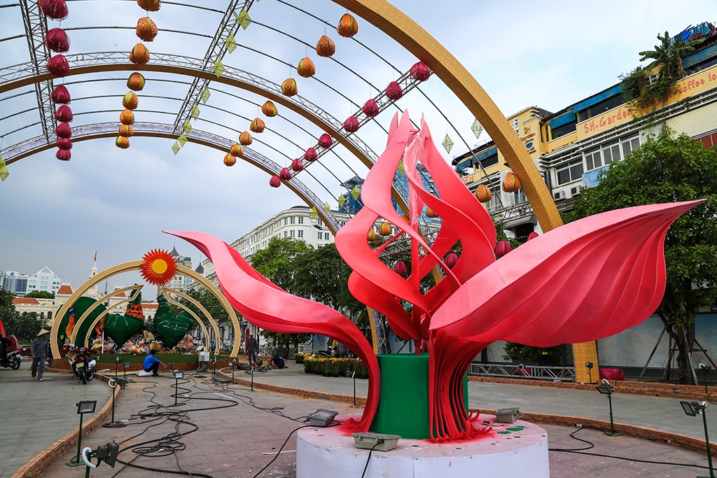 duong pho sai gon trang hoang don tet dinh dau 2017