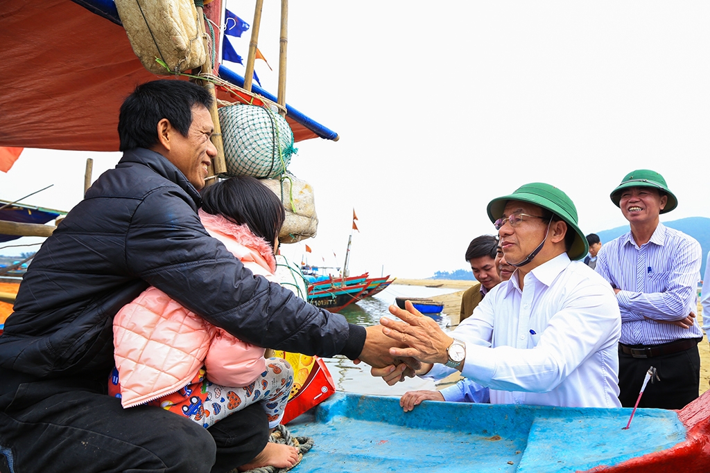 ha tinh bi thu tinh tham hoi ngu dan ngay tet