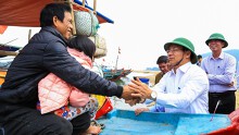 Bí thư Hà Tĩnh thăm hỏi ngư dân ngày Tết