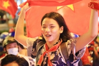 video bien nguoi o sai gon xuong duong ho vang viet nam vo dich sau tran chung ket