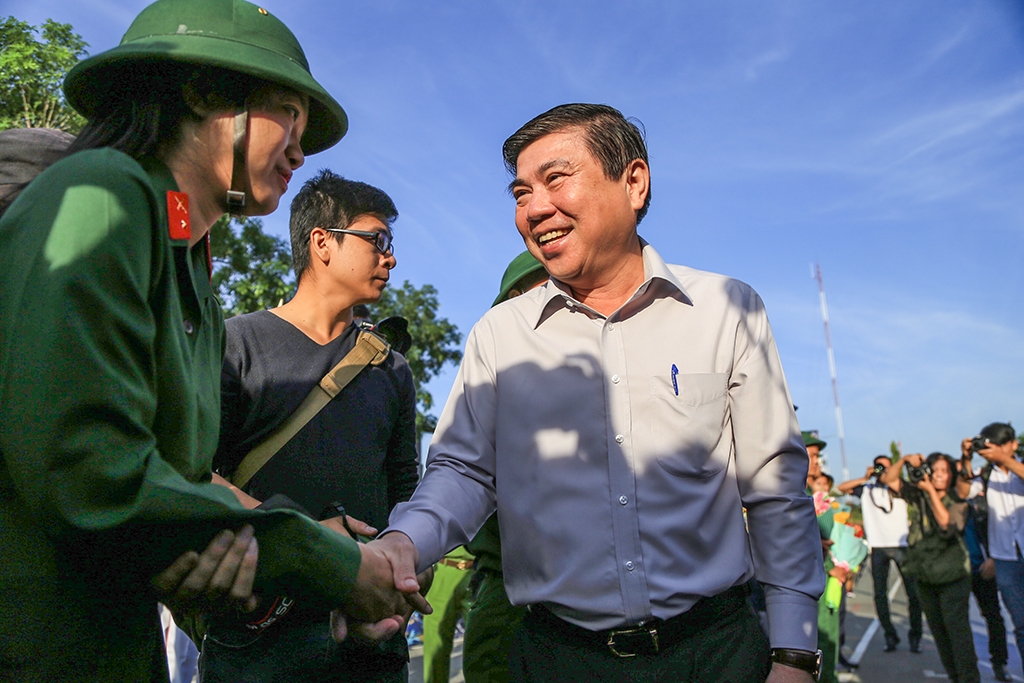 thieu nu sai gon gac lai but nghien len duong nhap ngu