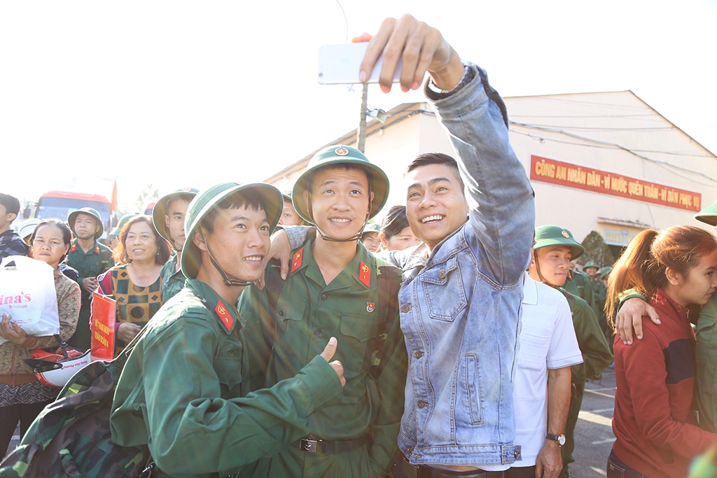 thieu nu sai gon gac lai but nghien len duong nhap ngu