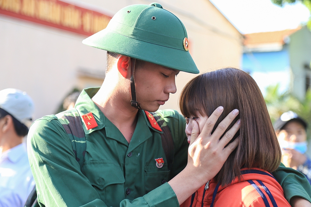thieu nu sai gon gac lai but nghien len duong nhap ngu