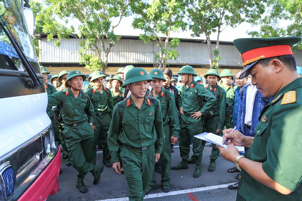 thieu nu sai gon gac lai but nghien len duong nhap ngu