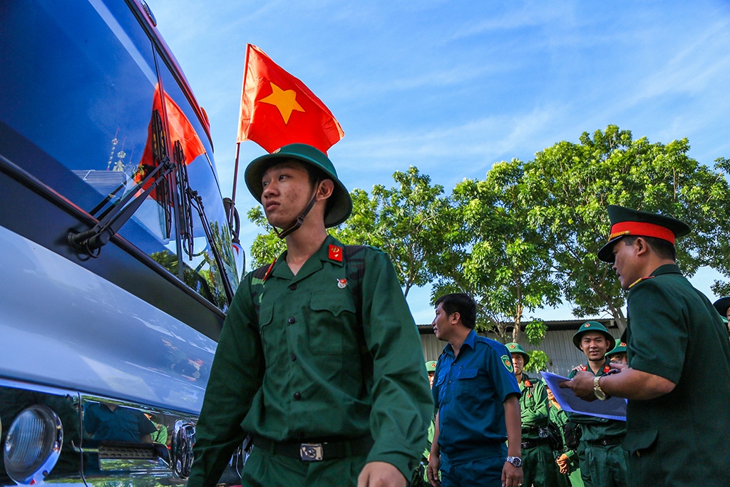 thieu nu sai gon gac lai but nghien len duong nhap ngu