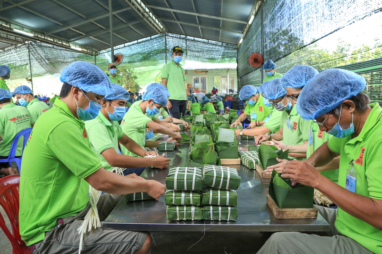 lang banh chung mien nam hoi ha goi banh phuc vu tet mau tuat 2018