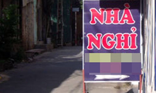 no nan gan tet nam thanh nien tu tu trong nha nghi