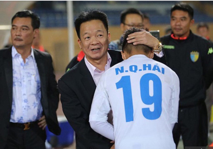 man thuong gay sot cua bau hien cho cau thu u23 viet nam