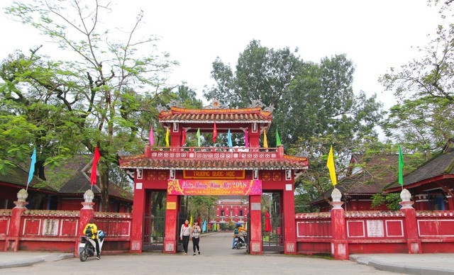 chu cho lac nha tim den truong cau chu hoc ngoi cho