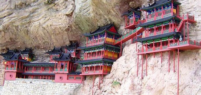 bi an ve ngoi chua chenh venh tren vach da hon 1500 nam
