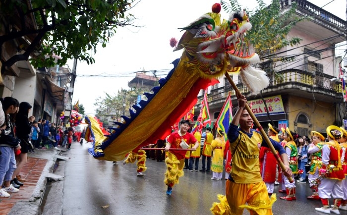 Rước pháo khổng lồ, tung hô quan đám tại hội Đồng Kỵ ruoc phao khong lo tung ho quan dam tai hoi dong ky