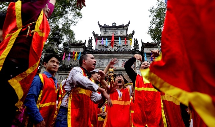 Rước pháo khổng lồ, tung hô quan đám tại hội Đồng Kỵ ruoc phao khong lo tung ho quan dam tai hoi dong ky