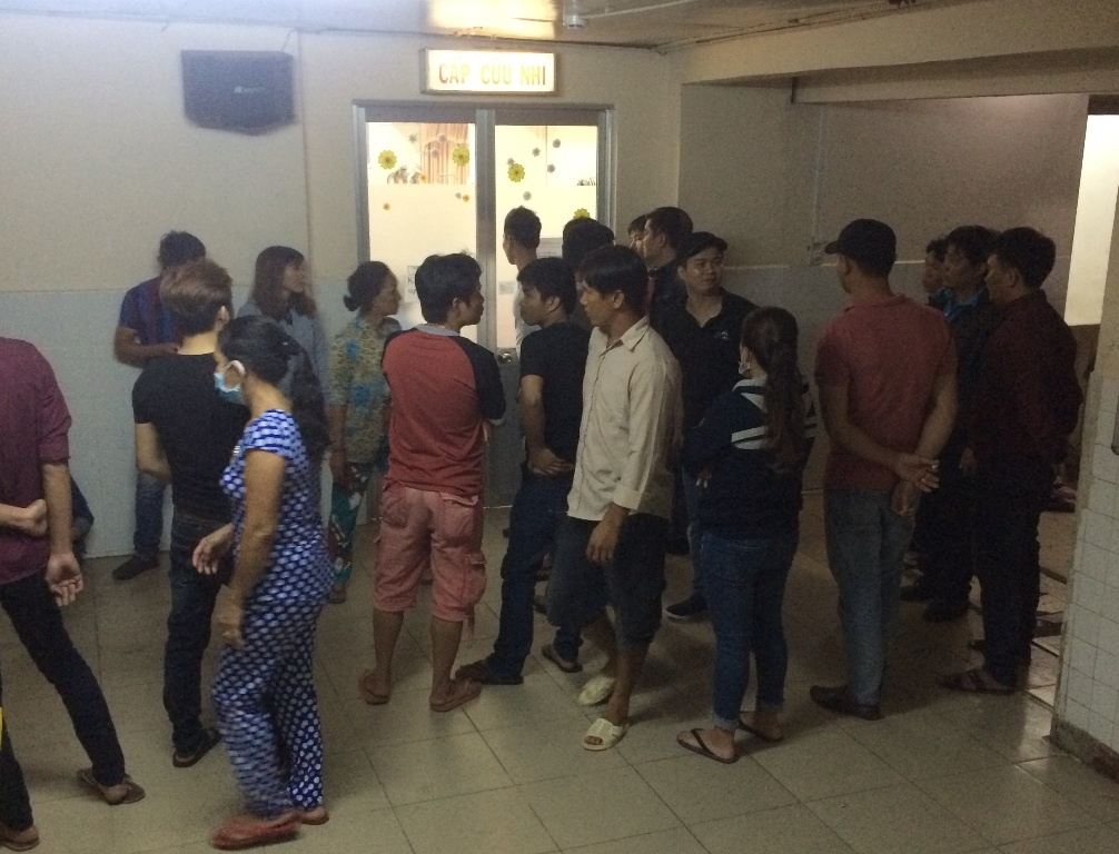 binh duong nguoi nha vay benh vien sau khi be trai 4 tuoi tu vong