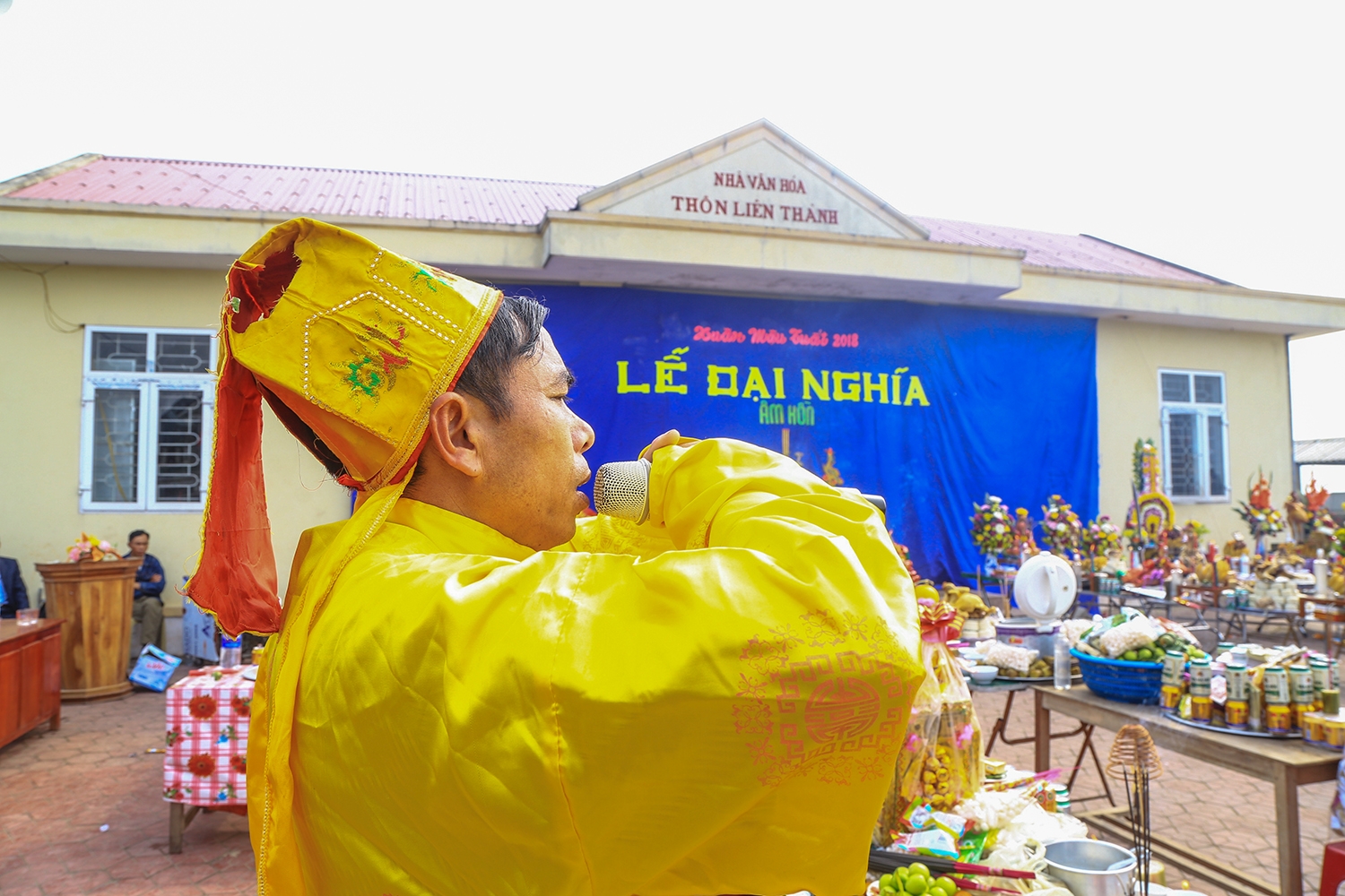 ca lang chung tay to chuc le te cho nhung vong hon co quanh