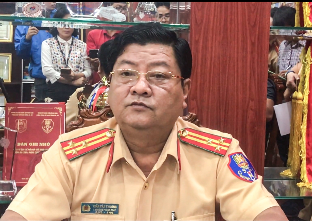 vu bang lai quoc te vo gia tri o viet nam csgt nong nay do thai do cua nguoi vi pham khong dung