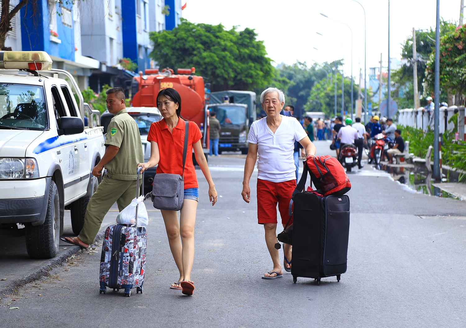 cu dan chung cu carina plaza vat vo sau vu chay kinh hoang khien 13 nguoi chet