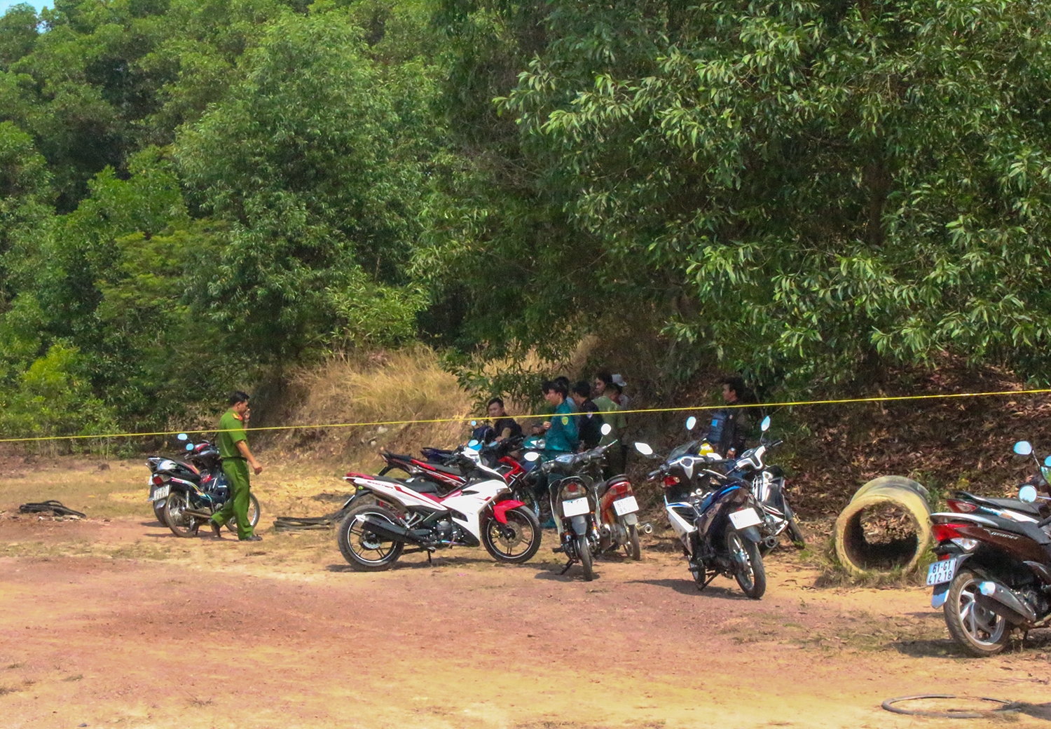 dieu tra nghi an chong giet vo dot xac roi treo co tu tu truoc mat con