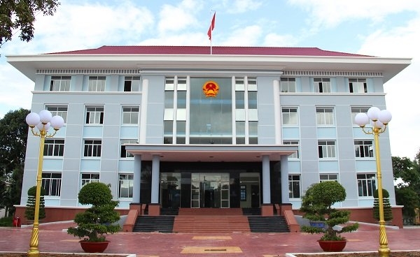 van phong hdnd o gia lai tiep khach qua tay hang tram trieu dong