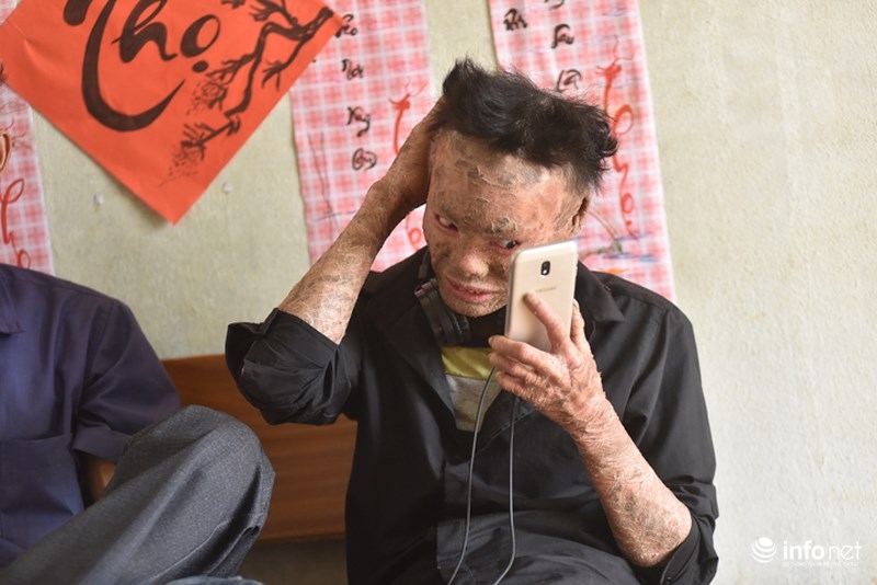 chang trai nguoi ca va uoc mo song cung cong dong