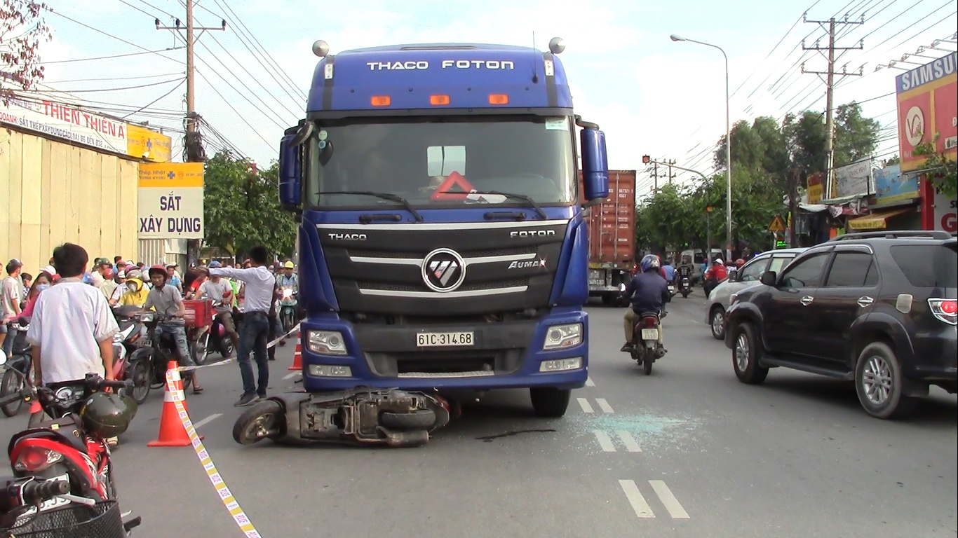 xac dinh nguyen nhan ban dau vu xe dau keo container can 3 me con thai phu tu vong