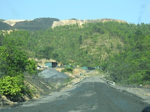 Thị xã Đông Triều, Quảng Ninh: Tràn lan than thổ phỉ núp bóng “dự án” thi xa dong trieu quang ninh tran lan than tho phi nup bong du an