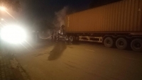 di tham con gai cap vo chong bi xe dau keo container can tu vong