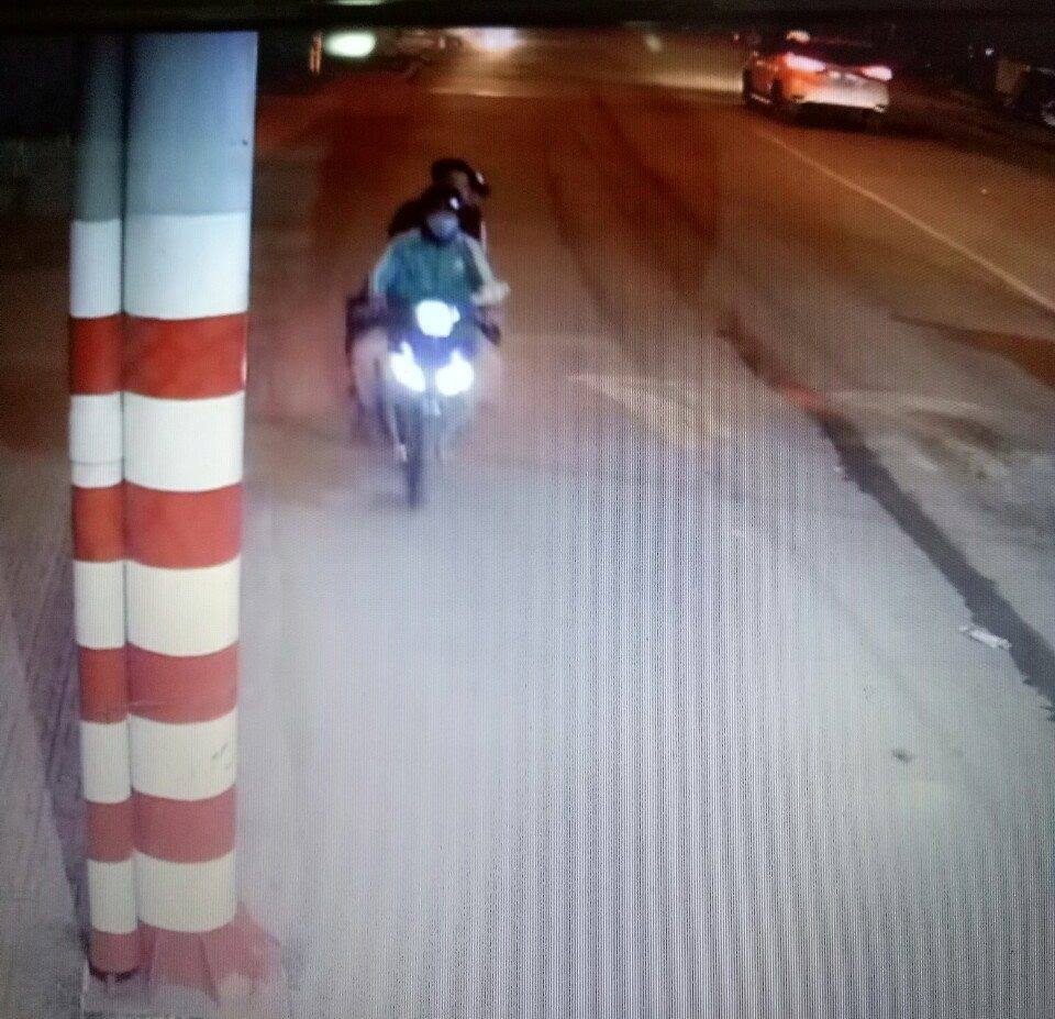 hinh anh tai xe grabbike cho theo 2 nghi can truoc khi bi giet cuop xe may