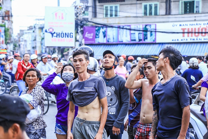 duong pho sai gon nao loan vi cuop do cung co hon