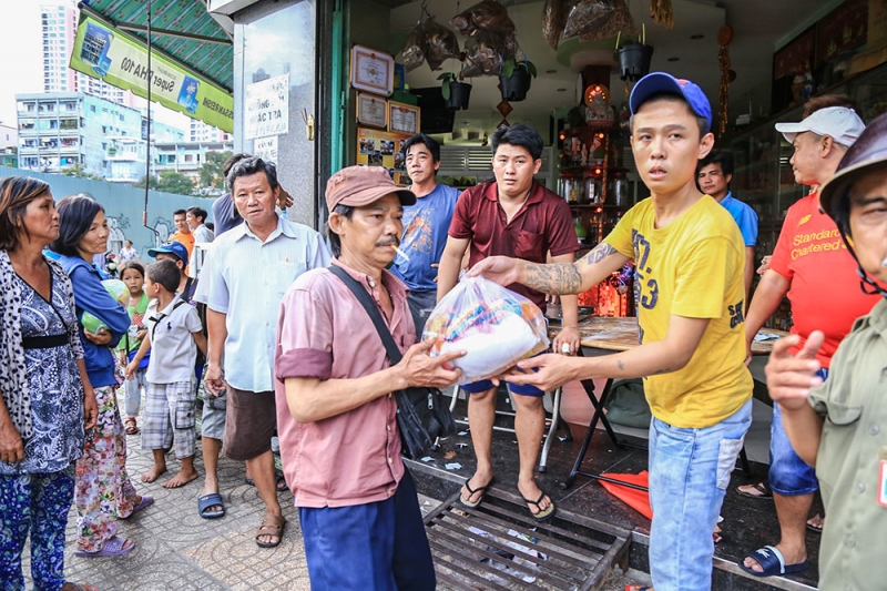 duong pho sai gon nao loan vi cuop do cung co hon