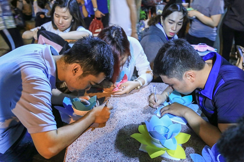 le vu lan gui nguyen cau theo canh hoa dang