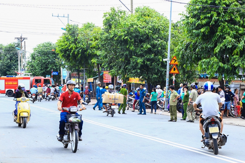 binh duong xuong phe lieu chay du doi nhieu nha dan bi va lay