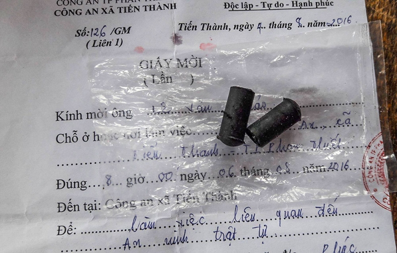binh thuan mot thanh nien to bi cong an xa ban vao lung