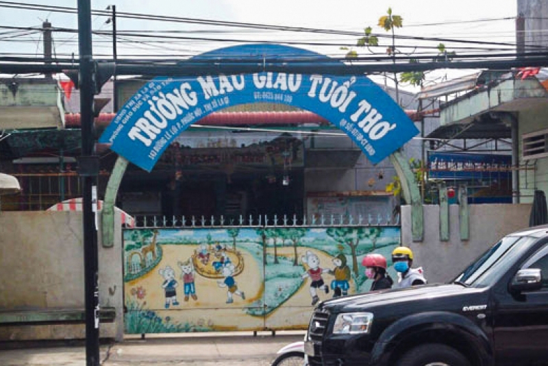 vu hai cha con bi bat coc o binh thuan chi la cong an moi di lam viec