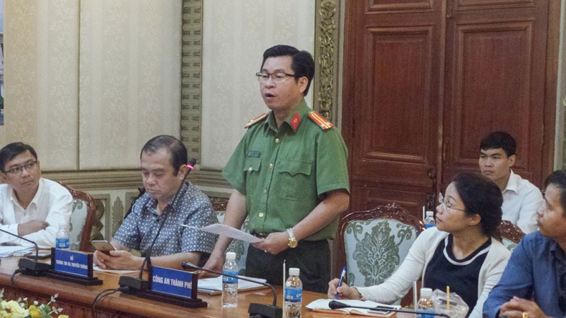 khoi to can bo thu ly sai pham trong vu ban dien thoai cui bap