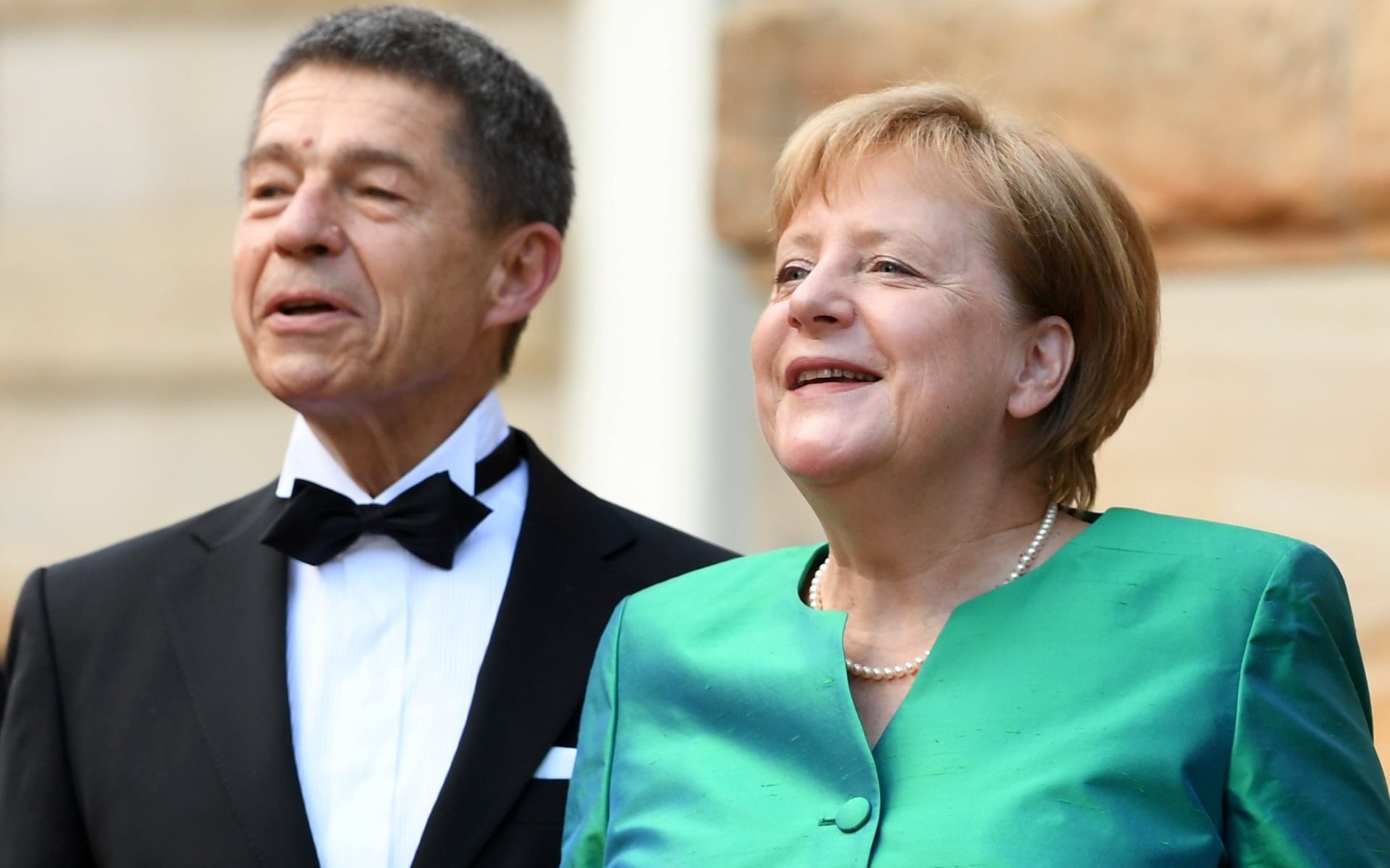 thu tuong angela merkel bien mat truyen thong duc dao dac di tim