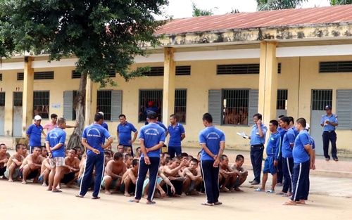 vu 242 hoc vien cai nghien pha cong bo tron o tien giang yeu cau bao cao thu tuong truoc ngay 208