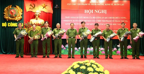 bo cong an bo nhiem 9 lanh dao cuc canh sat dieu tra ve tham nhung
