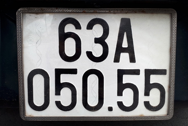 ky la 2 o to toyota camry co cung bien so giong het nhau