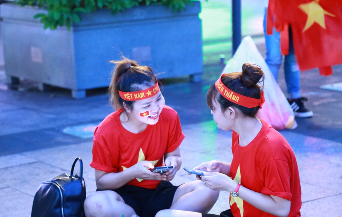 nguoi ham mo sai gon an mi goi cho xem u23 viet nam vs u23 syria