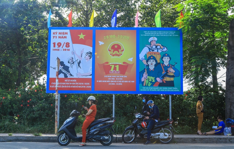 duong pho sai gon rop co hoa khau hieu mung quoc khanh