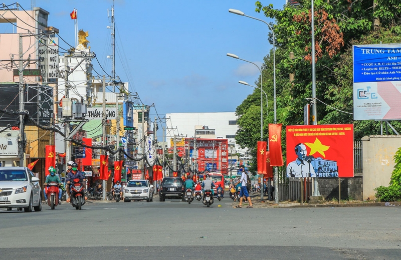duong pho sai gon rop co hoa khau hieu mung quoc khanh