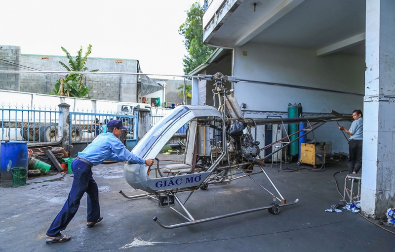 Cận cảnh chiếc trực thăng 'made in Việt Nam' do kỹ sư ở Bình Dương tự chế can canh chiec truc thang made in viet nam do ky su o binh duong tu che